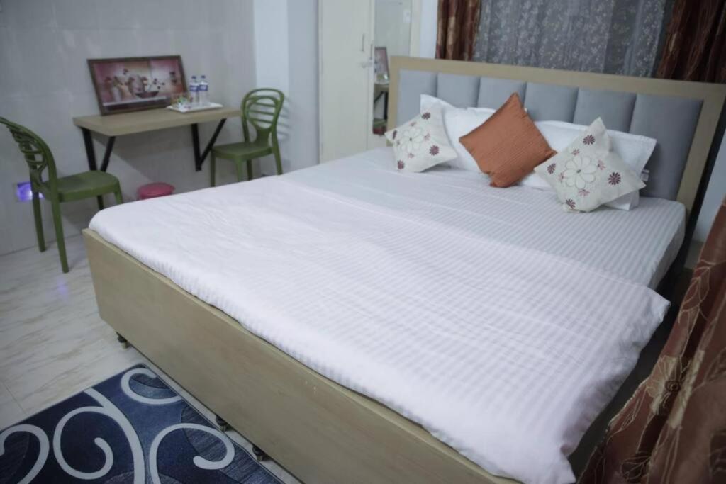 Ap Suite - By Ap Villa'S And Resort'S Ujjain Esterno foto