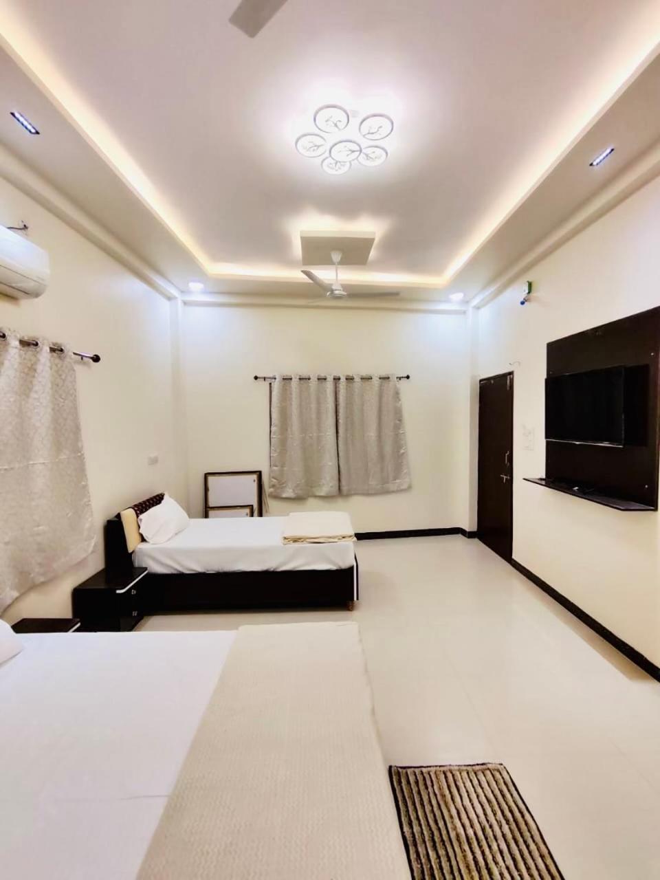 Ap Suite - By Ap Villa'S And Resort'S Ujjain Esterno foto